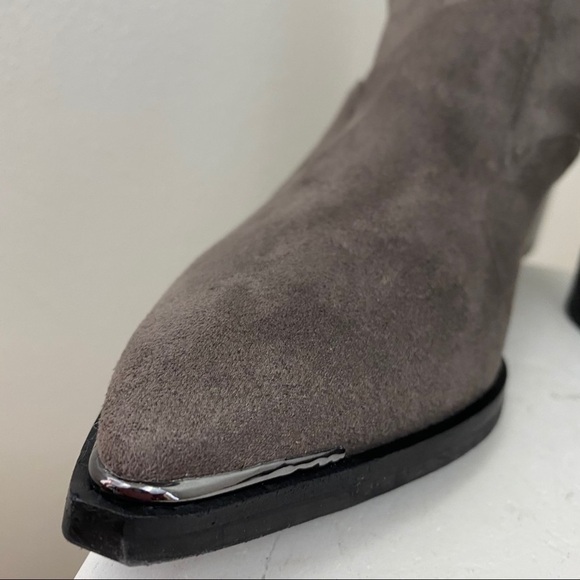Soft Knee Hi Boot. Marc Fisher Ltd. Taupe. Sz 51/2 - Picture 4 of 13